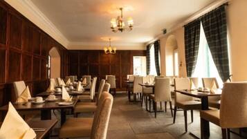 Tägliches inbegriffenes Frühstück