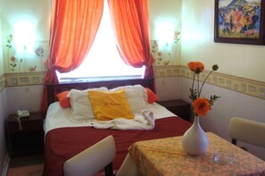 Free cots/infant beds, free WiFi, bed sheets