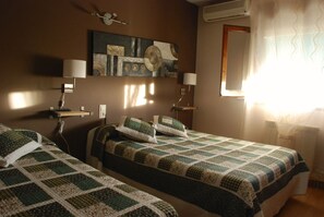Triple Room - Hostal Delgado (Benabarre)