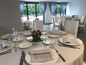 Breakfast, lunch, dinner served; pool views - Domus Grand Hotel (Rende)