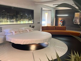 Minibar y caja de seguridad en la habitación 