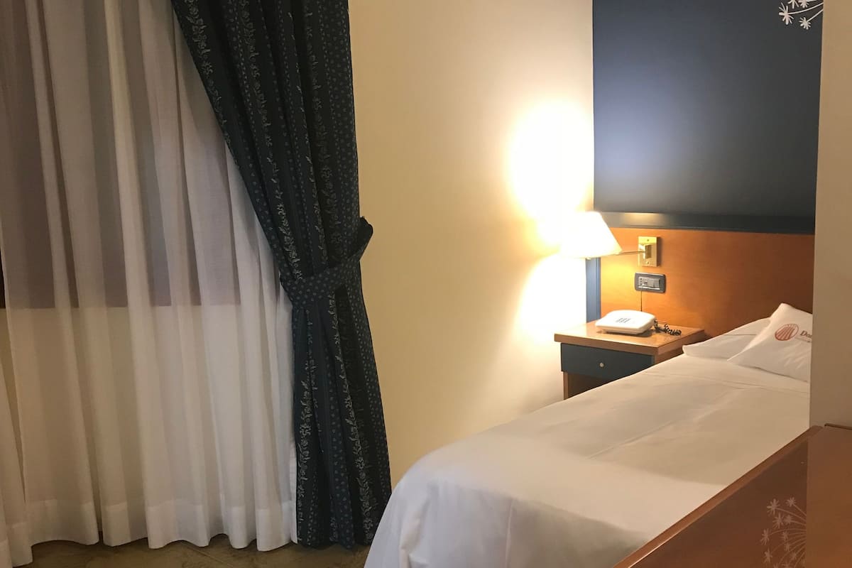 1 sovrum, minibar och värdeförvaringsskåp på rummet