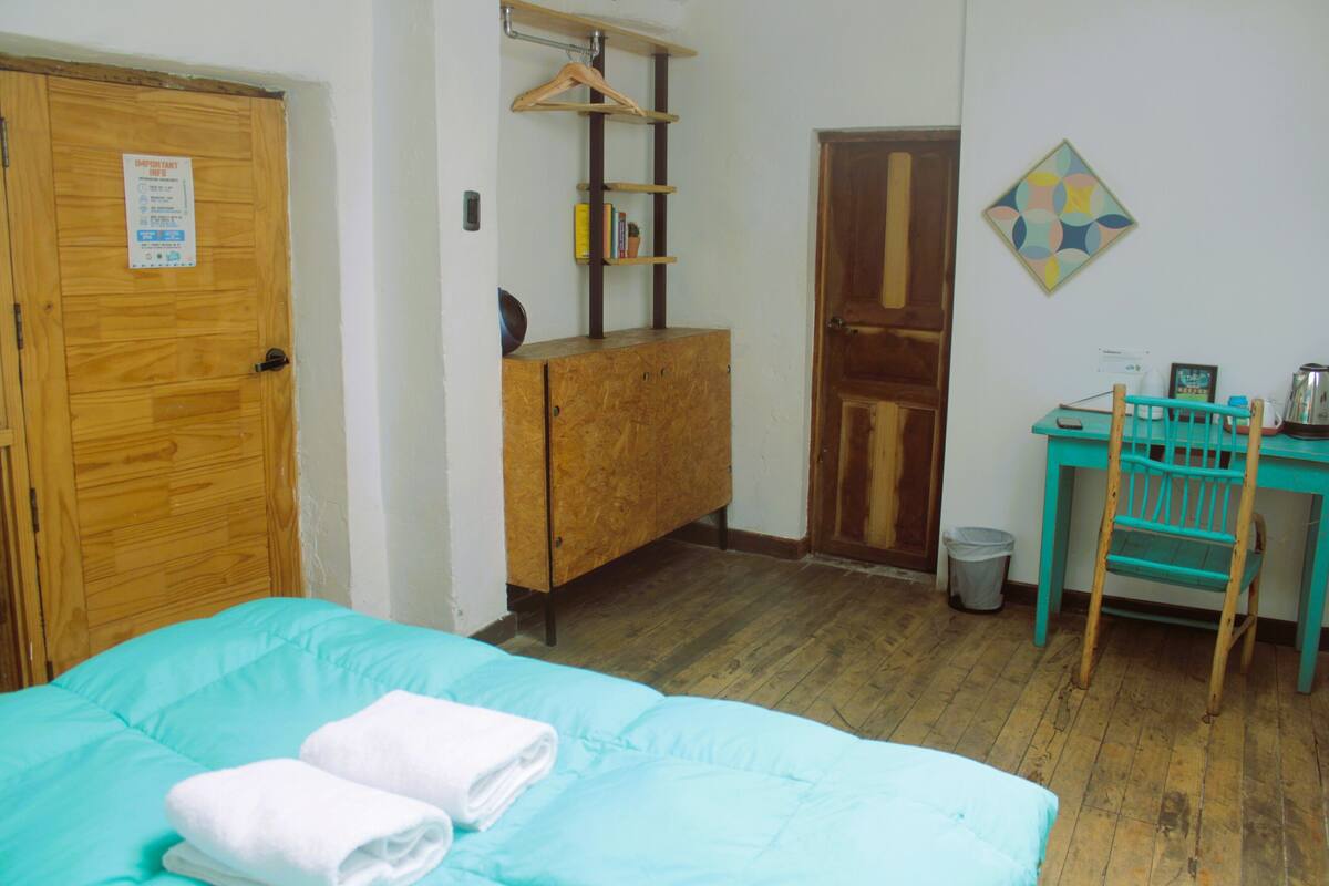 Premium bedding, blackout drapes, WiFi (free), bed sheets
