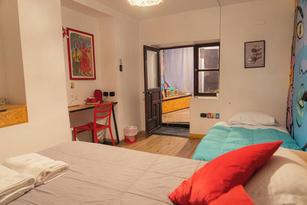 Premium bedding, blackout drapes, WiFi (free), bed sheets