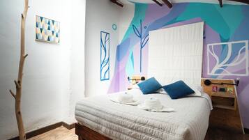 Habitación doble, baño privado | Ropa de cama de alta calidad, cortinas blackout y wifi gratis