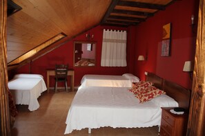 Quarto triplo | Berços grátis, Wi-Fi de cortesia