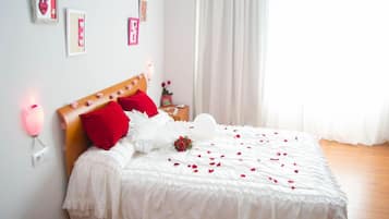 Suite Grand, vistas al jardín | Escritorio, wifi gratis, ropa de cama