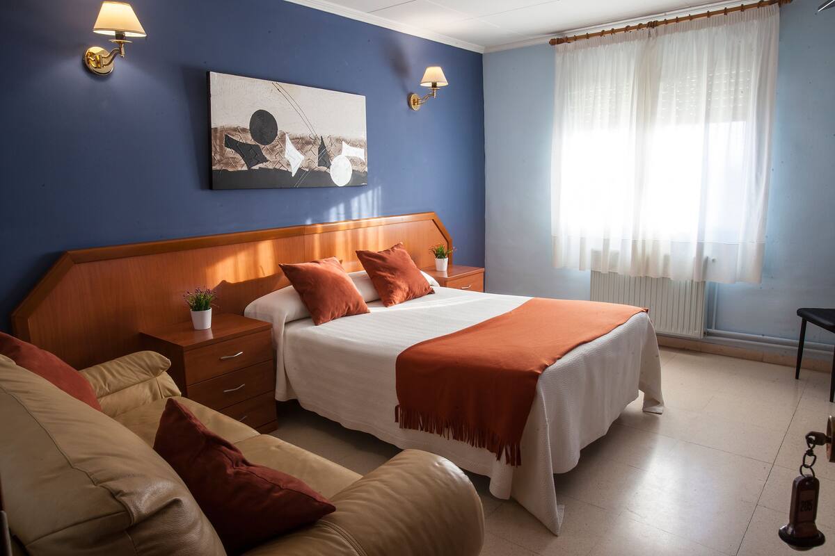 Double Room | Individually decorated, individually furnished, desk, blackout curtains