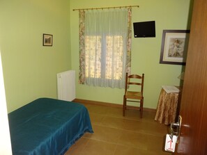 Single Room | 1 bedroom, desk, free WiFi - Hostal Terraferma (Algerri)