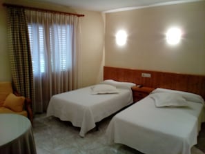 Twin Room | Rollaway beds, free WiFi