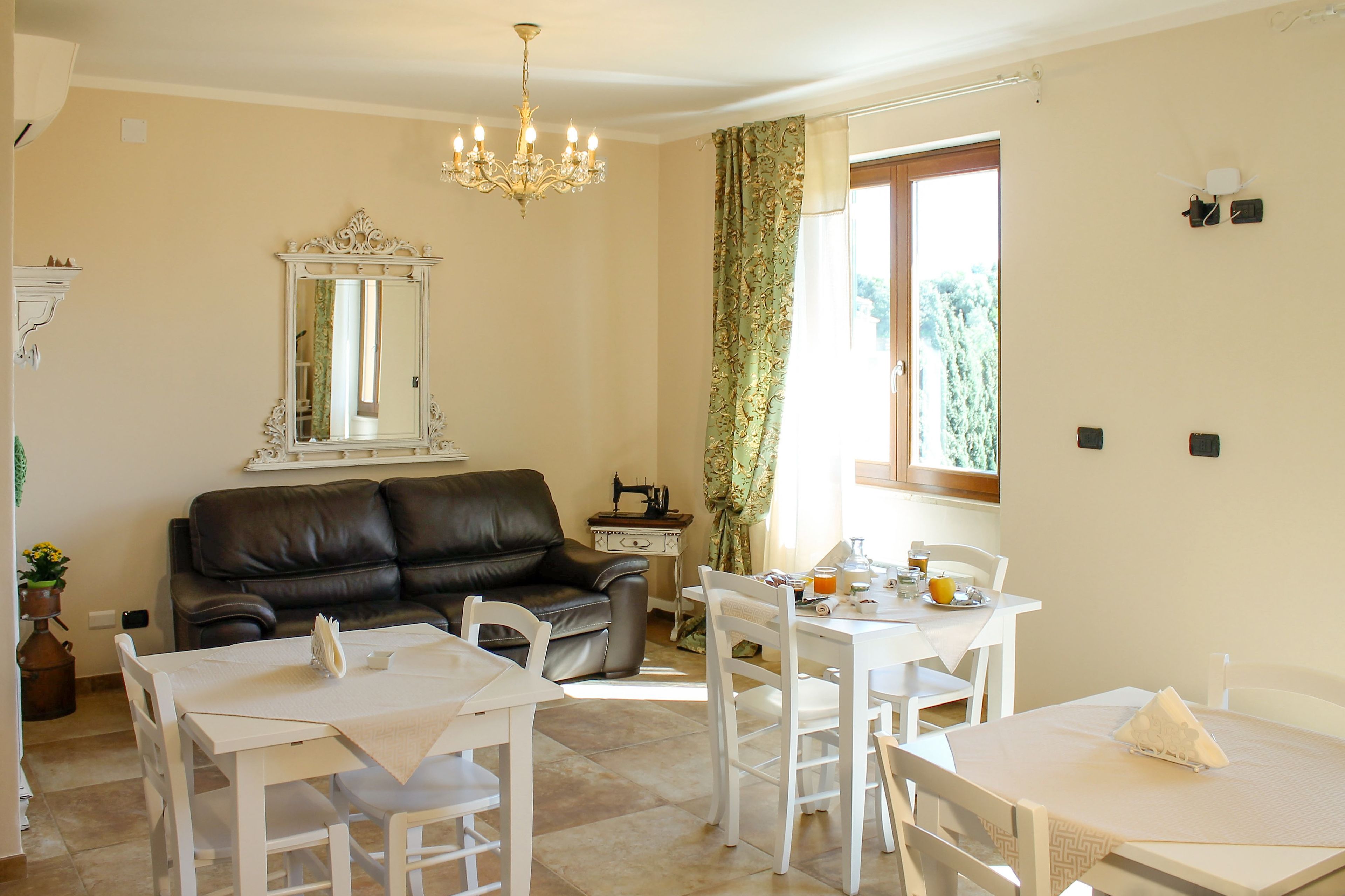 Colazione a base di specialità locali inclusa, servita tutte le mattine 