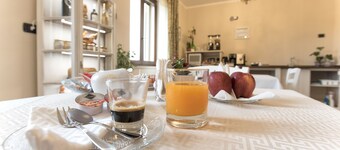Villa Malvasio Pool and Jacuzzi Room Sassari