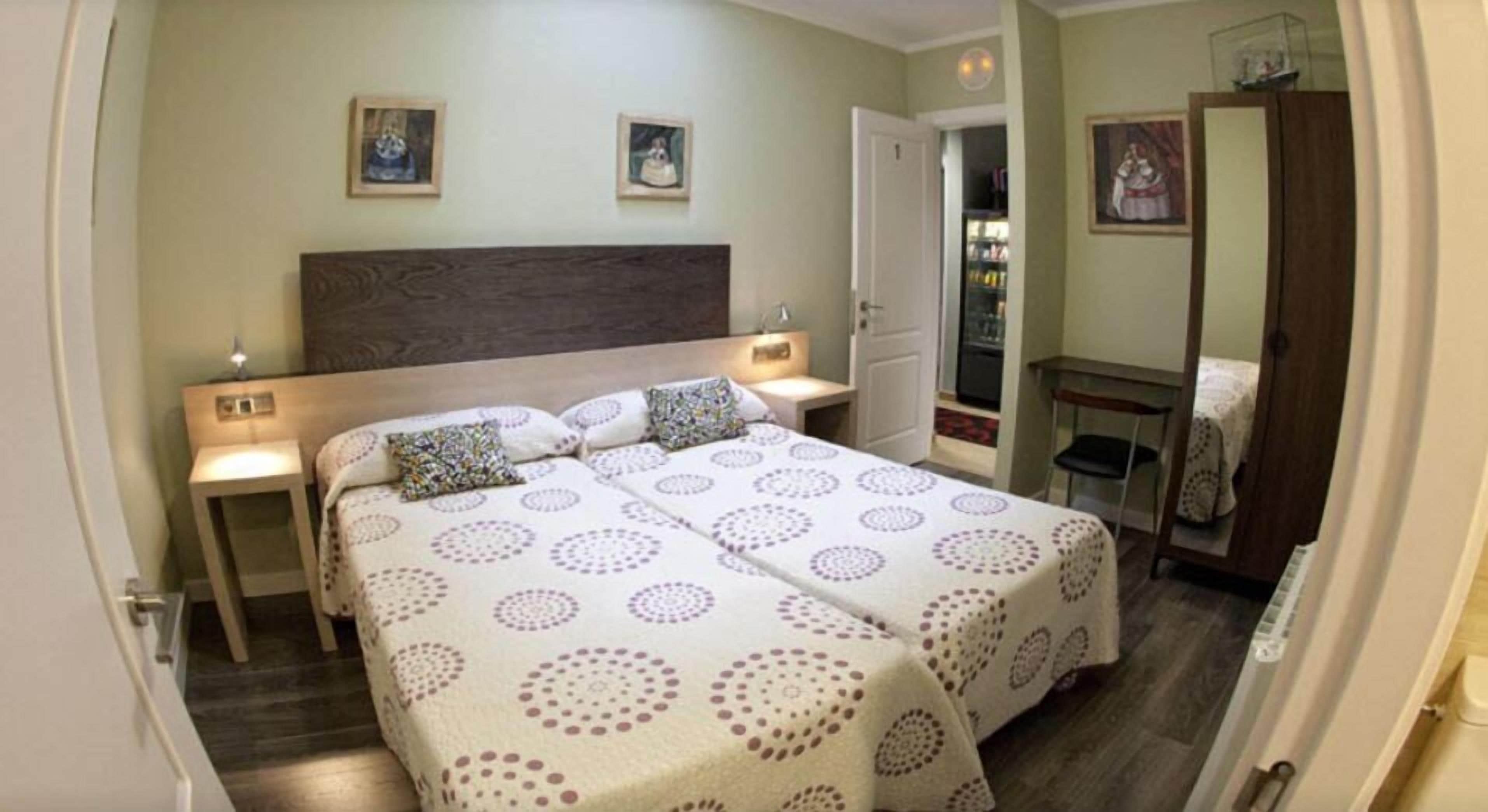 标准双床房, 2 张单人床 | 特色装修、特色家居、办公桌、遮光窗帘