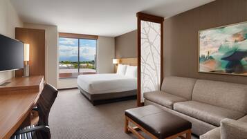 Desk, laptop workspace, blackout drapes, free cribs/infant beds