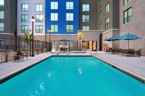 Outdoor pool, open 9:00 AM to 10:00 PM, pool umbrellas - Hyatt Place Provo (Provo)
