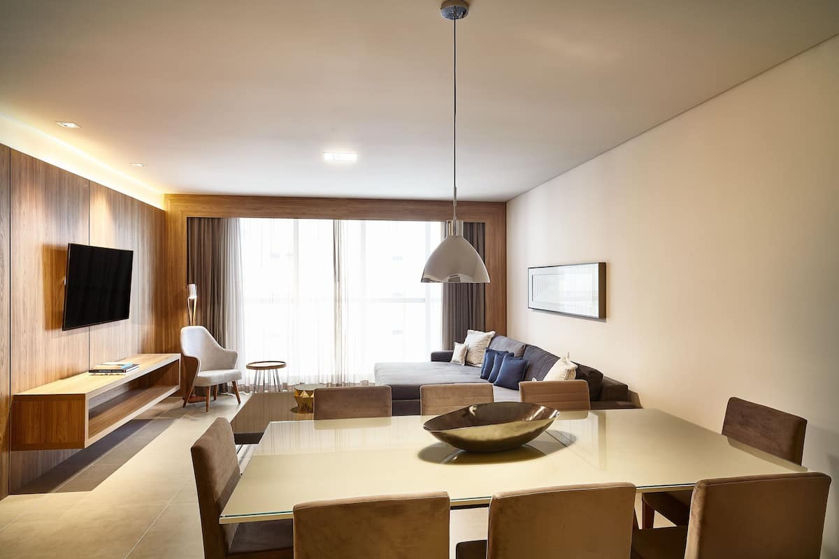 Suite, 1 chambre | Minibar, bureau, rideaux dâobscurcissement, systĂšme dâinsonorisation
