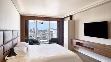 Suíte executiva, 1 quarto, para não fumantes | Frigobar, escrivaninha, cortinas blackout, quartos à prova de som