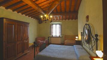 7 Schlafzimmer, Bügeleisen/Bügelbrett, WLAN