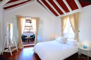 3 chambres, fer et planche à repasser, lit de bébé portatif