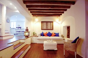 Téléviseur connecté, foyer, jeux vidéo, lecteur de DVD