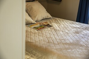 3 bedrooms, iron/ironing board, travel cot, free WiFi
