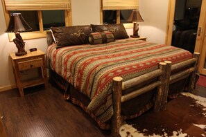 3 bedrooms, iron/ironing board, Internet, bed sheets - Blacktail Inn & Stations (Dillon)