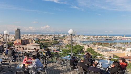 Stunning modern villa - just half hour to Barcelona!