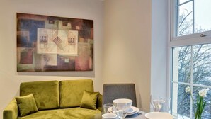 Unclassified image, 2 of 12, button - Suite 1 at 31 Meridian (Bristol)