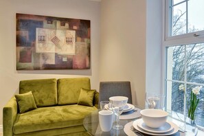 1 bedroom, iron/ironing board, free WiFi - Suite 1 at 31 Meridian (Bristol)