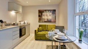 Unclassified image, 3 of 12, button - Suite 1 at 31 Meridian (Bristol)