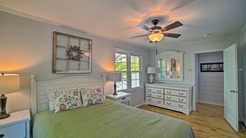 2 bedrooms, internet, bed sheets