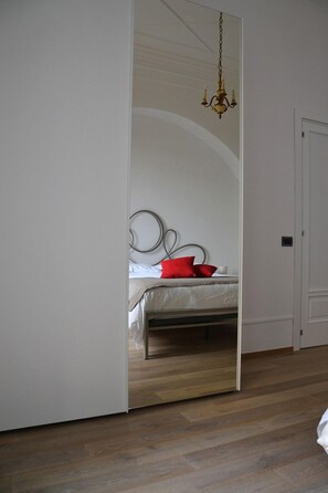 3 bedrooms, iron/ironing board, travel crib, free WiFi