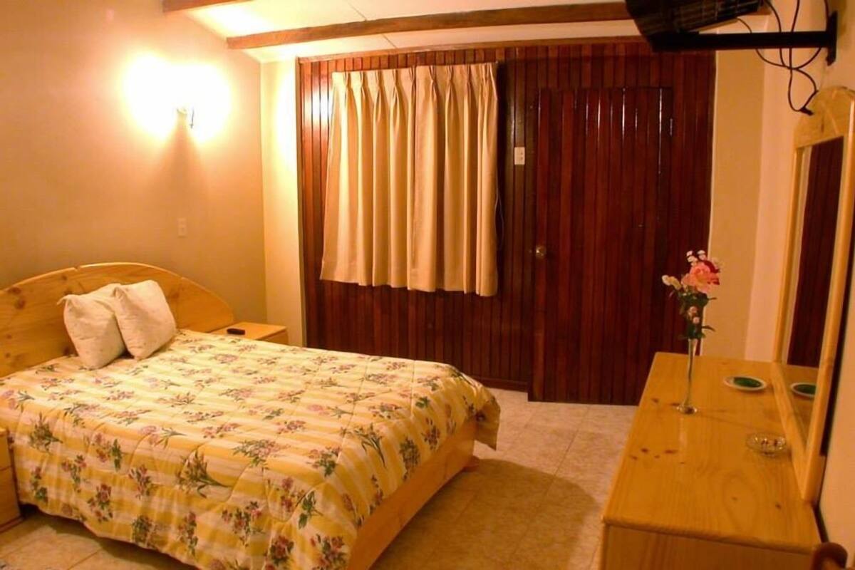 Laptop workspace, free WiFi, bed sheets