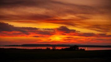 Plage à proximité, chaises longues