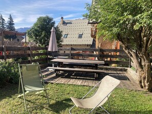 Outdoor dining - Le Monetier Les Bains: House / Villa - MONETIER LES BAINS (Le Monêtier-Les-Bains)