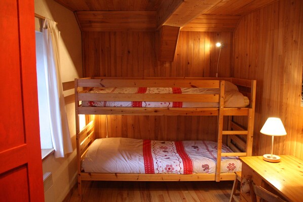 6 Schlafzimmer, Bügeleisen/Bügelbrett, Reisekinderbett, kostenloses WLAN