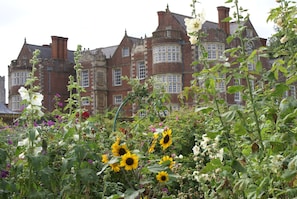 Enceinte de lâhĂ©bergement