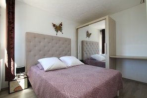 1 bedroom, iron/ironing board