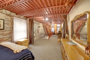 2 habitaciones, tabla de planchar con plancha, internet y ropa de cama
