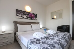 3 slaapkamers, een strijkplank/strijkijzer, wifi, beddengoed