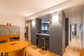 Dining - Pompidou Hideaway, by Veeve (Paris)