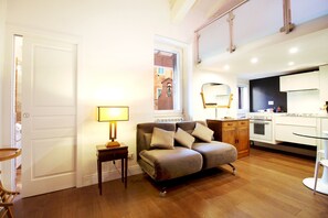 Smart TV - Charm & Design in Gourmet District (Roma)