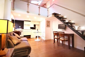 Smart TV - Charm & Design in Gourmet District (Roma)