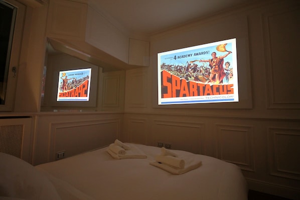 2 bedrooms, iron/ironing board, free WiFi, bed sheets - Charm & Design in Gourmet District (Roma)