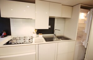 Fridge, oven, stovetop, dishwasher - Charm & Design in Gourmet District (Roma)