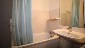 Bathtub - Appartement 2 Pièces à Canet avec Vue Mer (Canet-en-Roussillon)