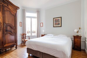 1 bedroom, WiFi, bed sheets - Avenue to the Eiffel Tower, by Veeve (Paris)