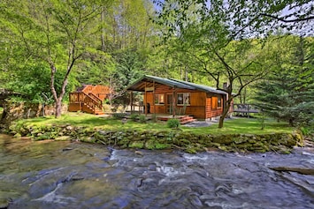 Bryson City Vacation Rental | 2BR | 1BA | 1,100 Sq Ft | Steps to Access