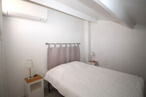 1 bedroom, in-room safe, iron/ironing board