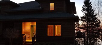 Private, quiet, romantic! Fabulous lake views. Within 10 miles of 3 state parks